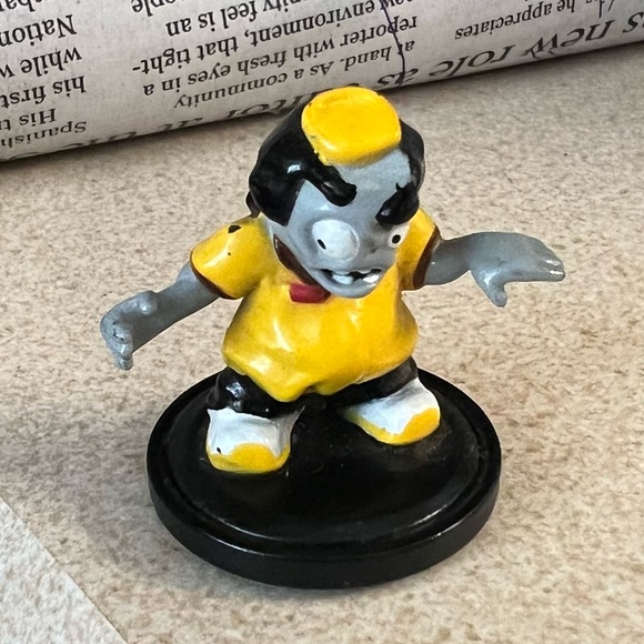 🔴 Zombie Burbz mini PVC toy collectible figure from WowWee Group Limited (2011) - Picture 1 of 7